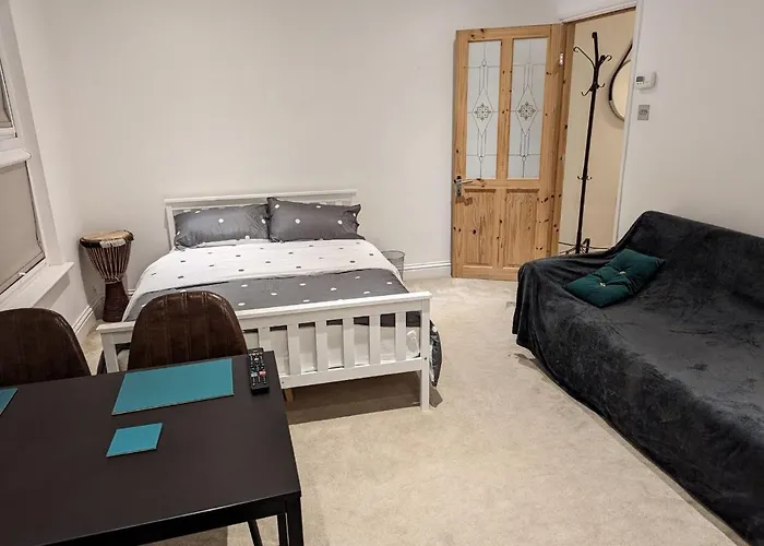 Fully-Equipped Flat In The City Of London.