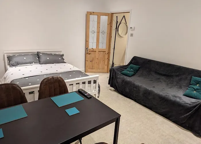 Fully-Equipped Flat In The City Of London.