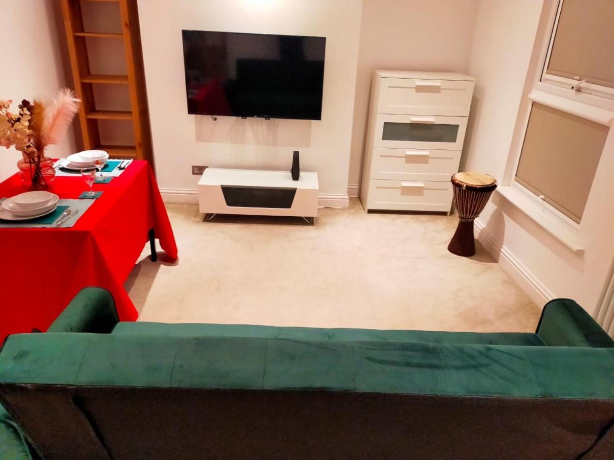 Fully-equipped Flat In The Of London. Appartamento *