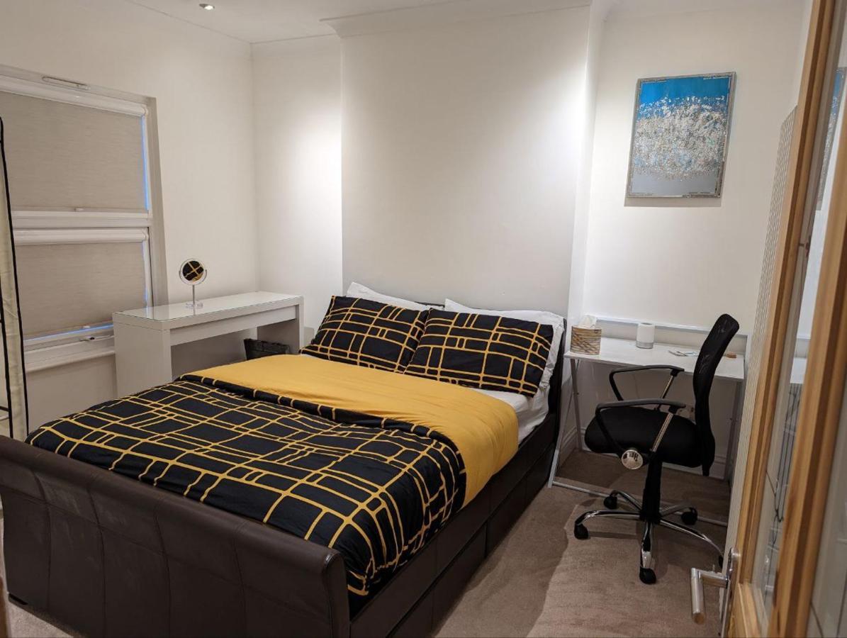 Fully-equipped Flat In The Of London. Londra